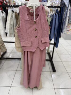 Palazo con chaleco.--MC80